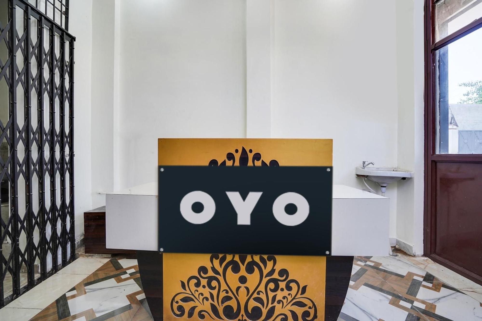 Hotel O The Moon Bareilly Exterior foto